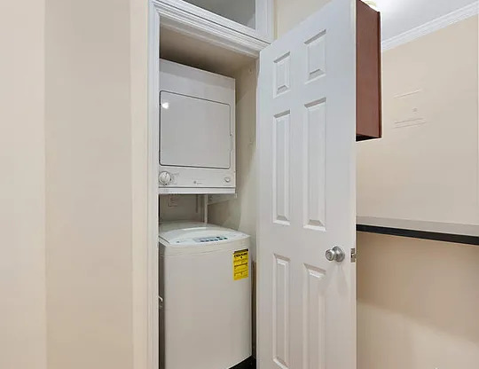 1 bed, $4,000, Unit 4L
