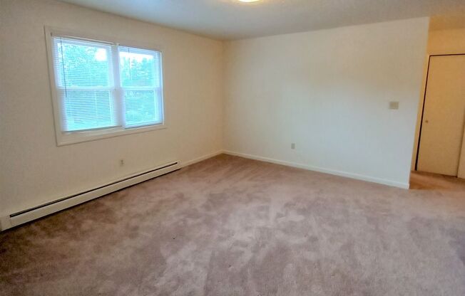 2 beds, 1 bath, 903 sqft, $1,170, Unit K-1