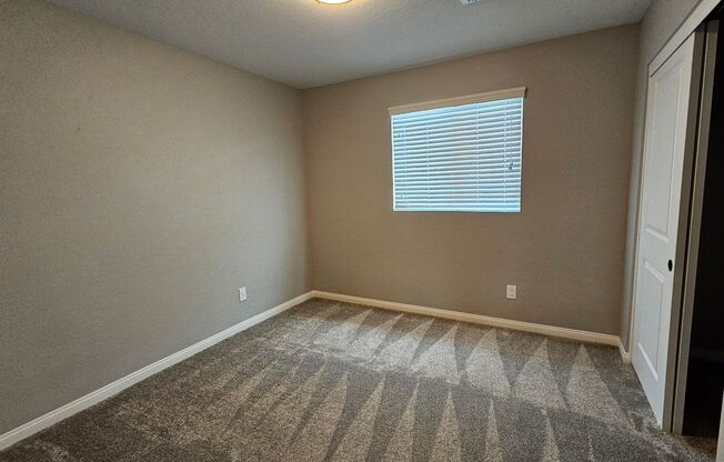 3 beds, 2.5 baths, $2,400