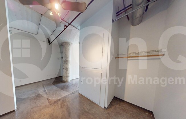 1 bed, 1 bath, 1,039 sqft, $1,649, Unit 911