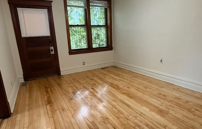 3 Bedroom Pet Friendly in Bridgeport