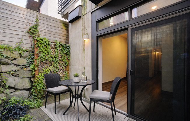 Studio, 1 bath, 430 sqft, $1,695, Unit 102