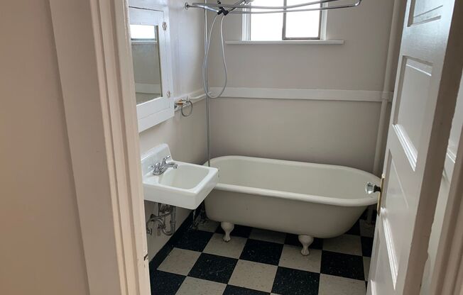 1 bed, 1 bath, 550 sqft, $1,250, Unit 3