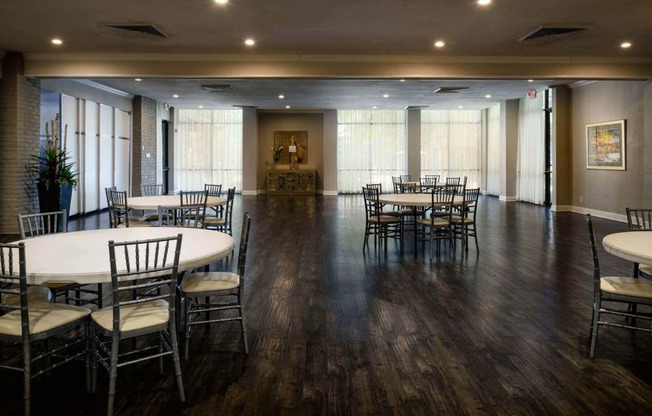 Clubhouse Dining at Park at Voss Apartments, The Barvin Group, Houston, 77057