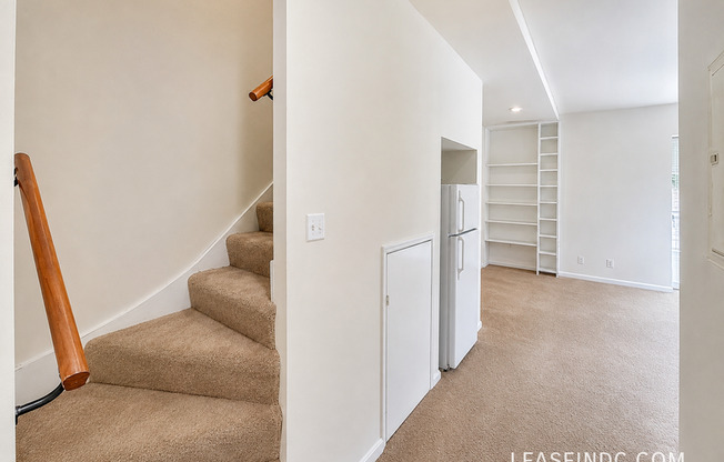 1532 15 ST NW