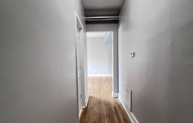 2707 E 78 ST