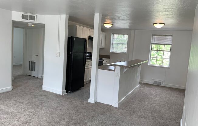 2 beds, 1 bath, 642 sqft, $1,095, Unit 504