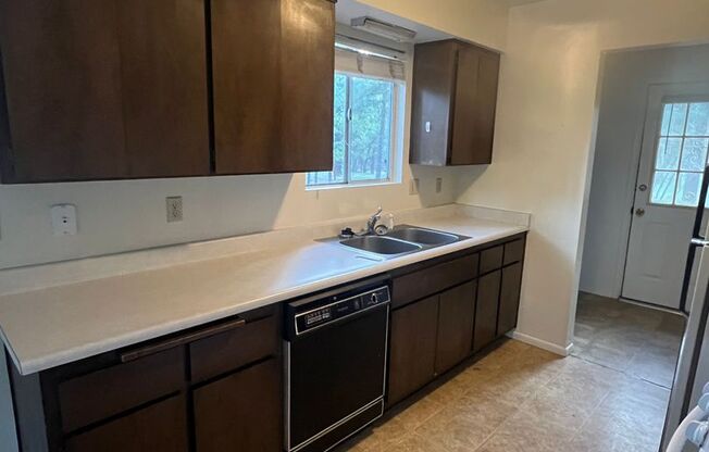 (LEASE PENDING) $2,475 3 Bed/2 Bath House -Country Club Estates neighborhood