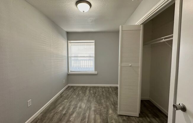 3 beds, 1 bath, 1,000 sqft, $1,695, Unit CAM-06