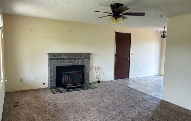2121 E Viewmont Dr