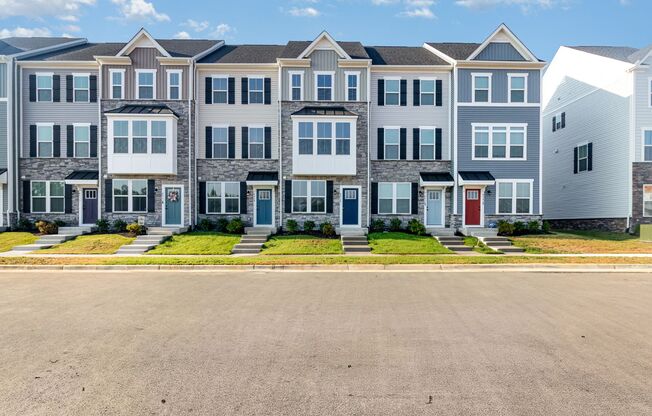 PRICE DROP on New Construction 3 Bedroom Townhome in Fredericksburg!!!