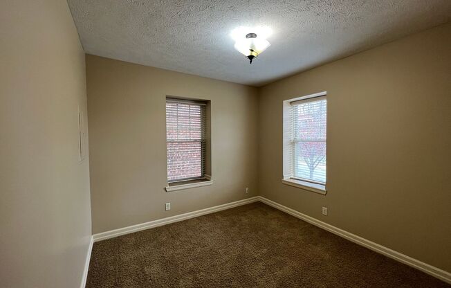 2 beds, 1 bath, 800 sqft, $1,395, Unit 601 - Unit 205 B800