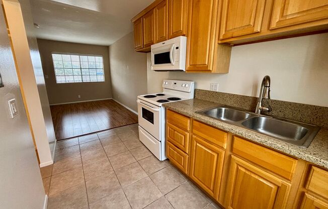 Bright and Modern Second Floor 1 Bedroom 1 Bath Unit