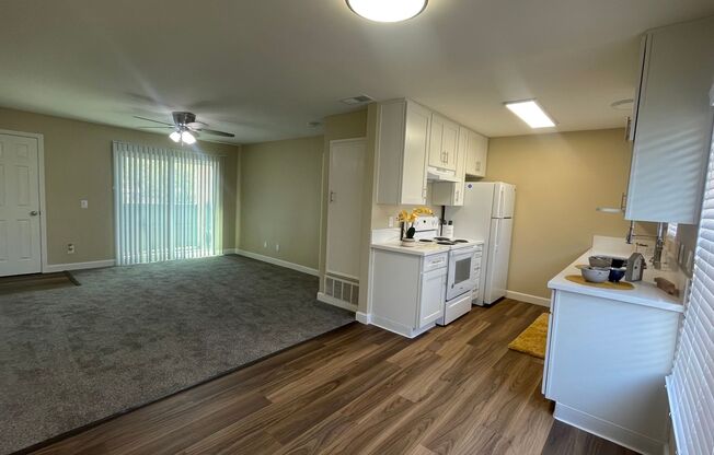 2 beds, 2 baths, 900 sqft, $2,595, Unit 36