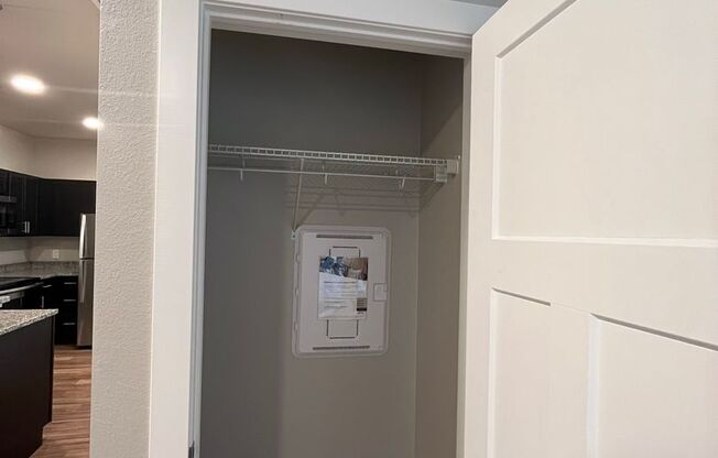 Studio, 1 bath, 475 sqft, $1,300