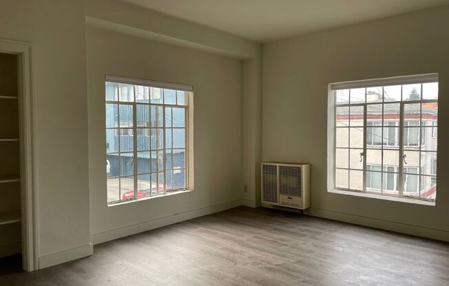 Lantz Building 02 - 2501 Ivy Dr