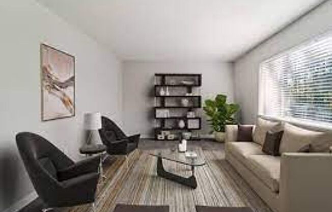 2 beds, 1 bath, 925 sqft, $1,365, Unit A-607