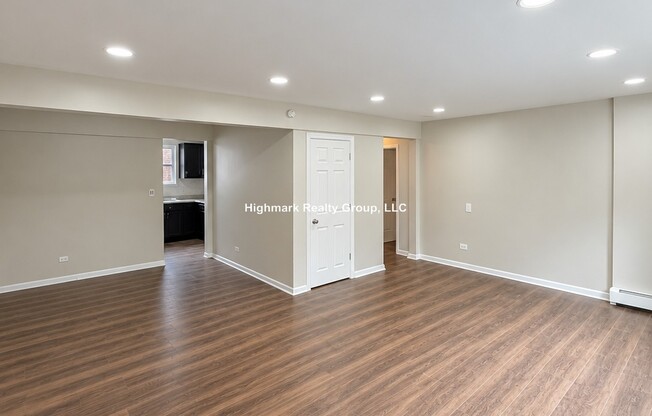 9016 Lamon Ave