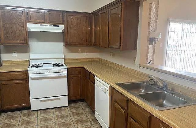 7902 ARBOR GLN RD