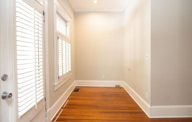 Beautifully Updated Grant Park Bungalow w/ Large/Fully Fenced Backyard On Quiet Street!