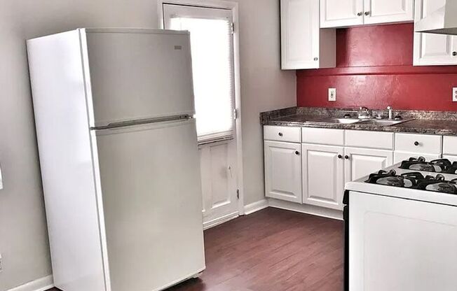 Spacious 2 Bedroom 1 Bath!