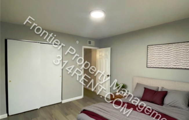 Freshly updated 2 bedroom apartment in Florissant!