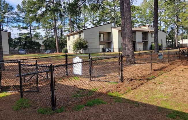 813 APPLEWOOD LN