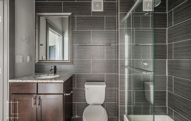 2 beds, 2 baths, $2,200, Unit 727 N. 4th St. Apt. 210