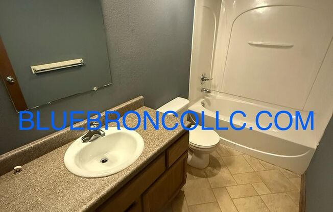 Spacious 1-Bedroom Apartment in Blue Springs – First Floor Unit with Off-Street Parking