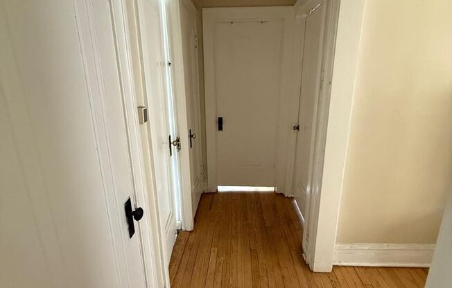 2 beds, 1 bath, 950 sqft, $1,680, Unit 4407-3A