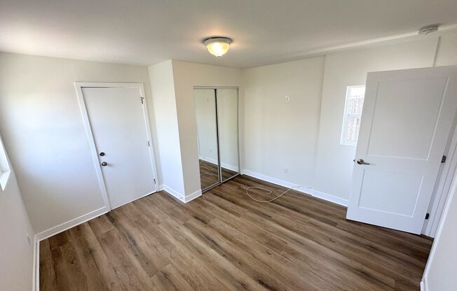Highly updated and private Cottage. No shared walls!