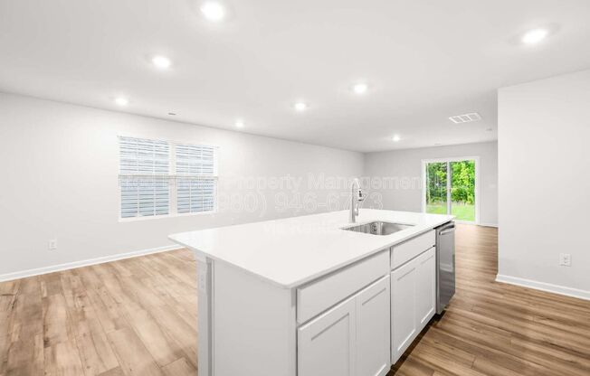 5 beds, 2.5 baths, 2,306 sqft, $2,245