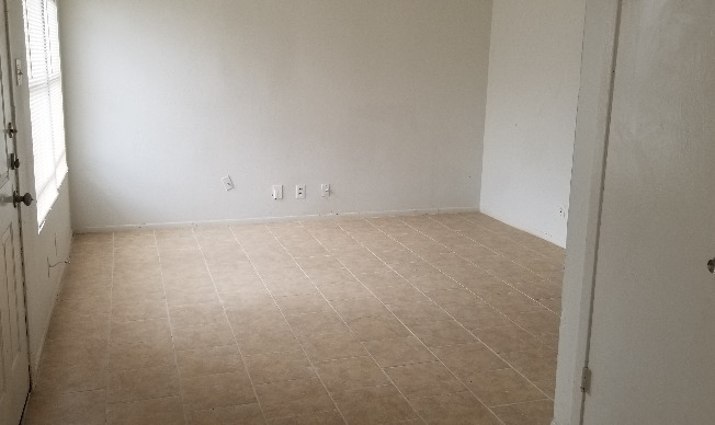 4223 WOODMANOR