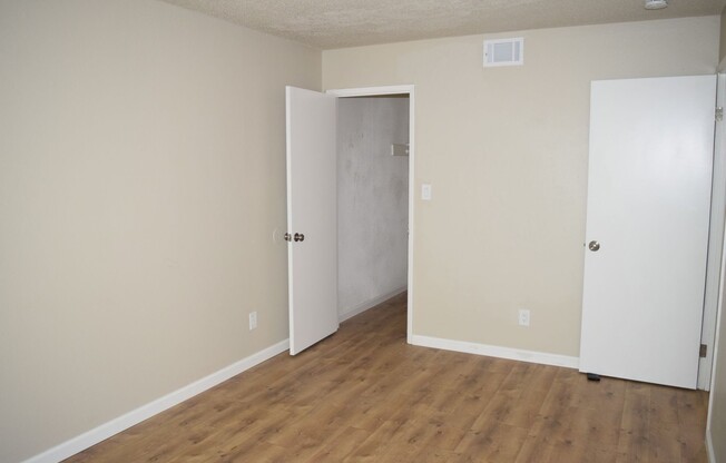 2 beds, 1 bath, $1,395