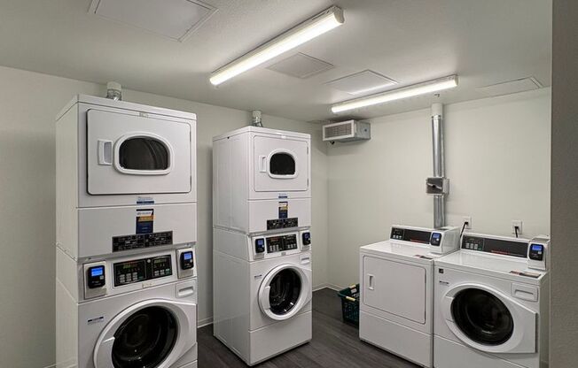 Studio, 1 bath, 252 sqft, $1,050, Unit 606