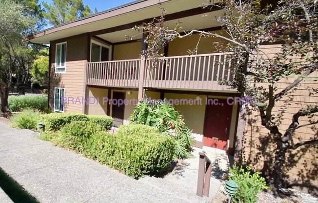 116 SURREY LN