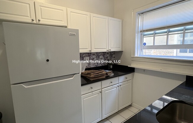 1456 OAK AVE