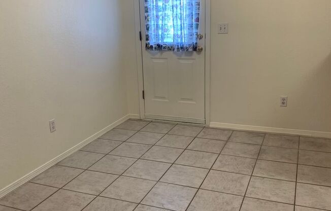 3 beds, 2 baths, $1,525