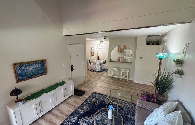 Fully Furnished 1Bed/1Bath Condo in Central Las Vegas Near UNLV