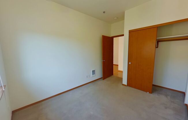 2 beds, 1 bath, $1,700, Unit 304