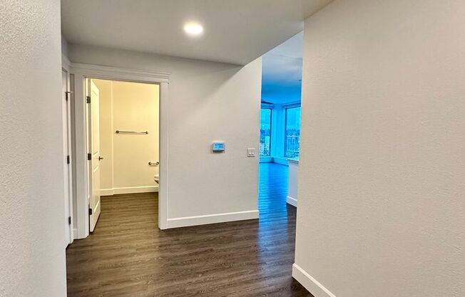 2 beds, 2 baths, 1,254 sqft, $4,850, Unit 410 5th #908