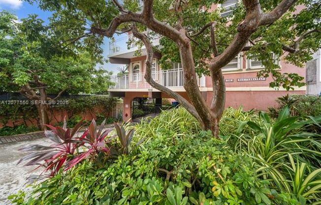 9008 Collins Ave cu-402, Surfside, FL 33154