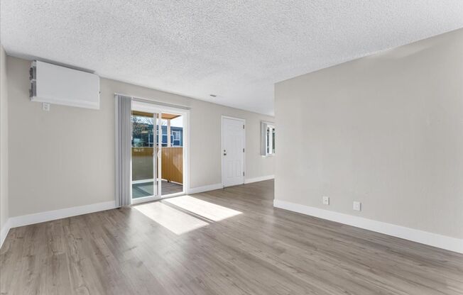 2 beds, 2 baths, 860 sqft, $1,645, Unit 03A