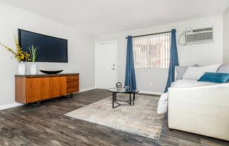 Studio, 1 bath, 327 sqft, $695