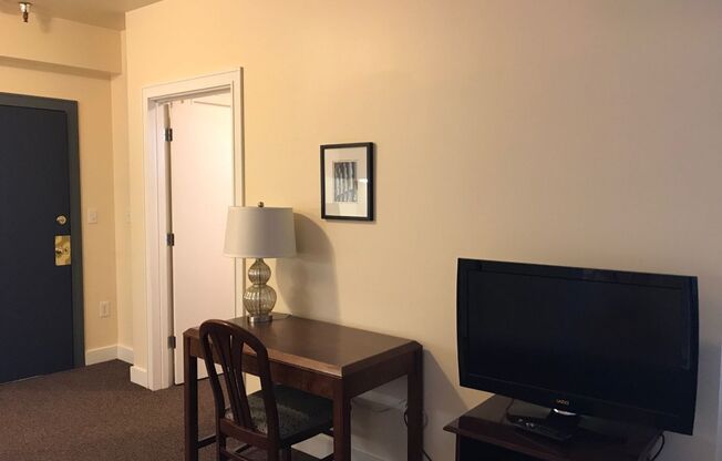 1 bed, 1 bath, 441 sqft, $1,115, Unit 416