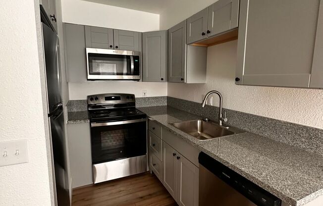 1 bed, 1 bath, 437 sqft, $995, Unit F