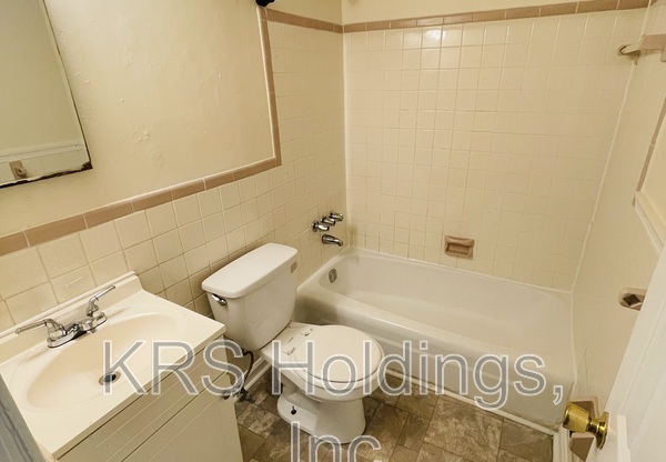 946 W OCEANVIEW