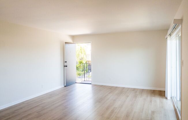 TWO WEEKS FREE RENT! 2BD 1BA Recently Renovated Unit! Parking! PROGRESSIVE