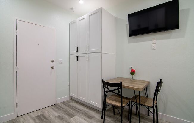 Studio, 1 bath, 141 sqft, $1,095.42, Unit 23