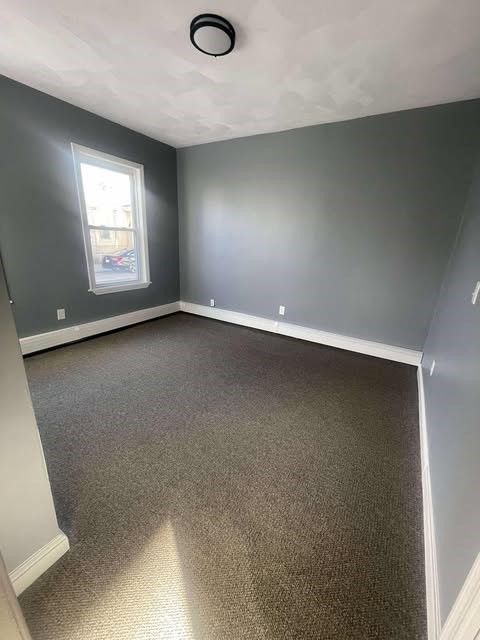 3 beds, 1 bath, 850 sqft, $3,000, Unit 2